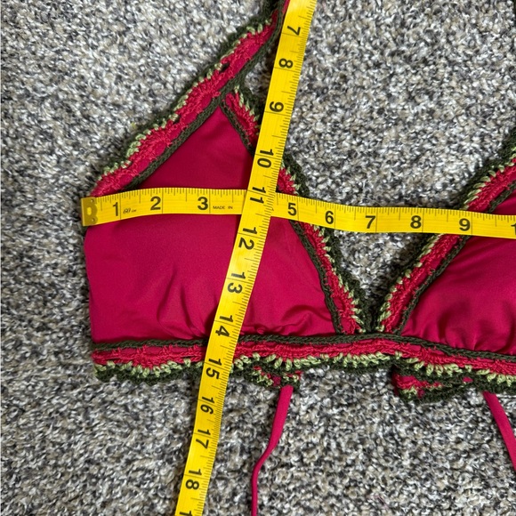 BECCA Raspberry Magenta Crochet Embroidered Detail Bikini Top Large - Picture 11 of 12